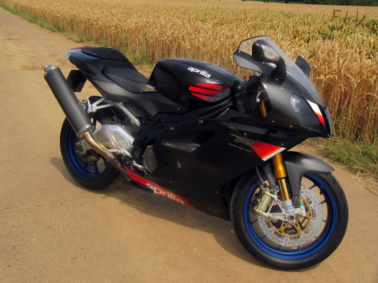 RSV 1000 R Factory