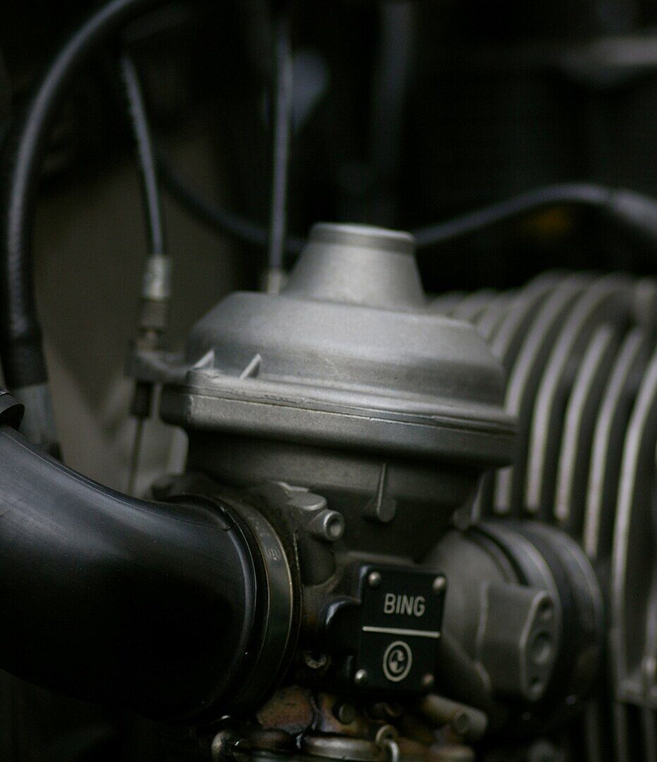R 100 GS