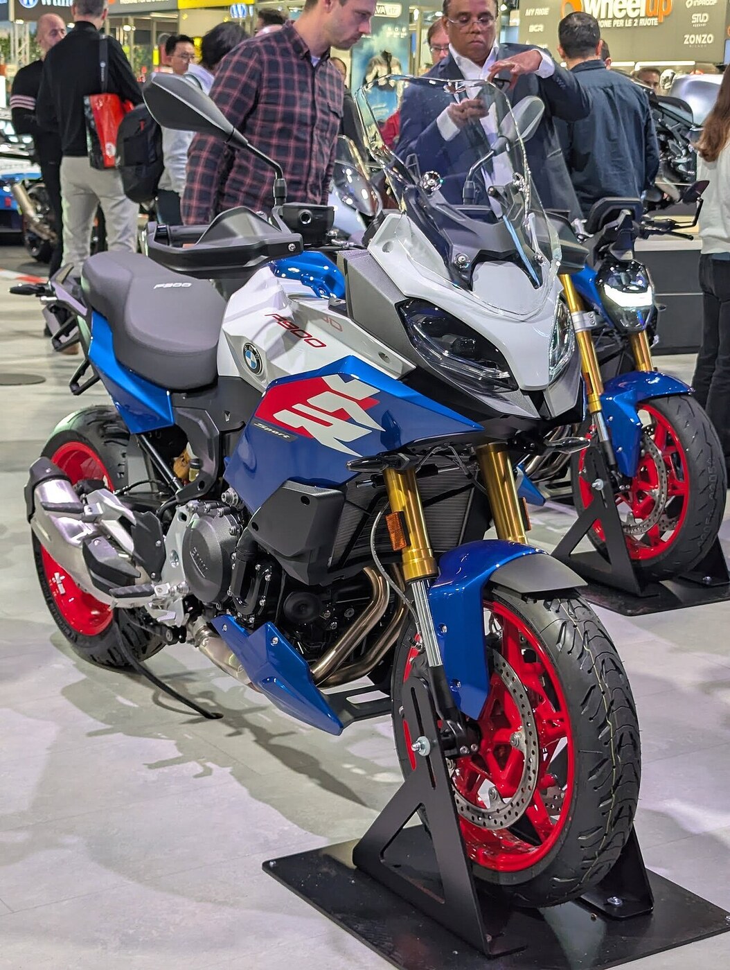 F 900 XR