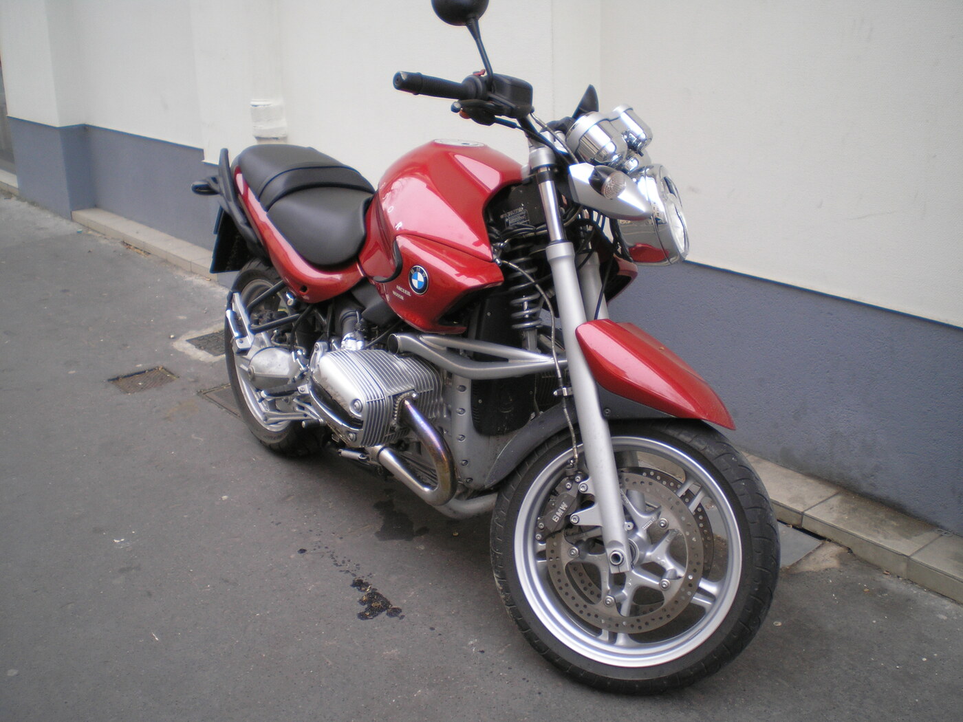 R 850 R