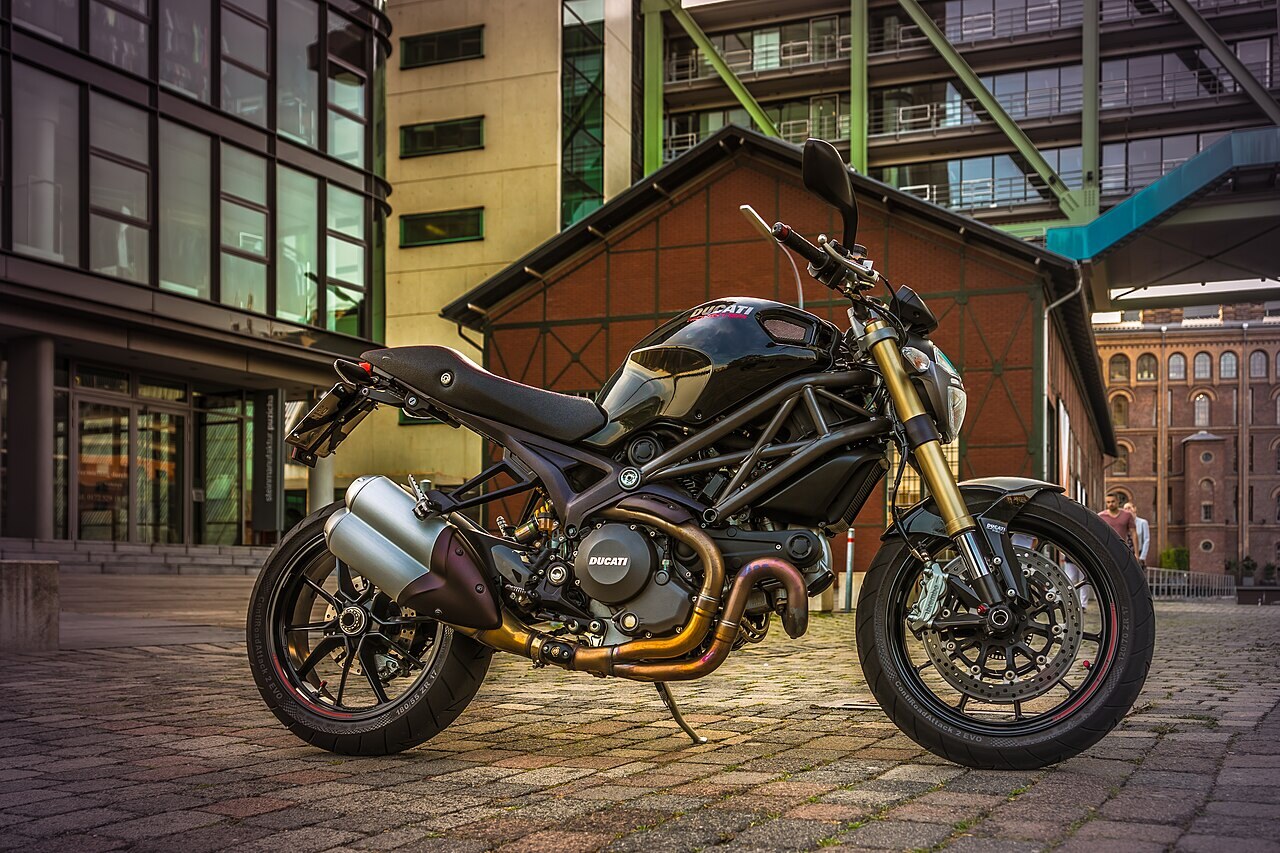 1100 Monster