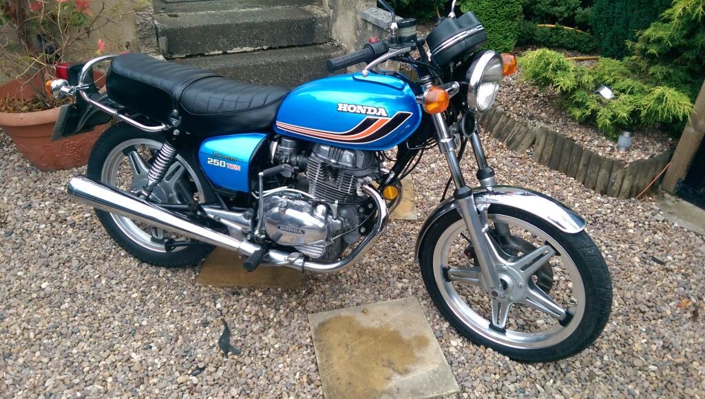 CB400T
