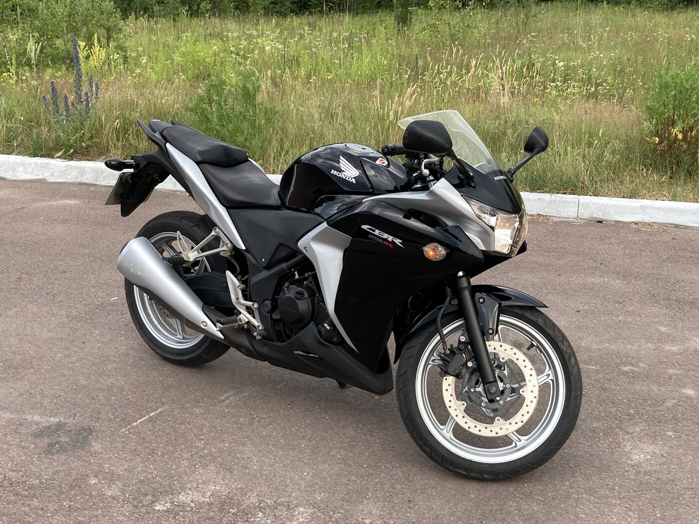 CBR250R (2011)