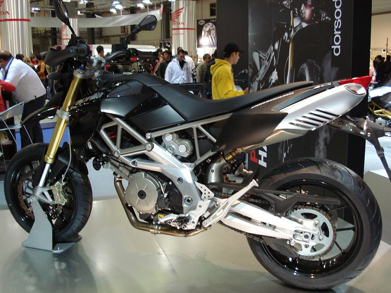 Dorsoduro 750 Factory