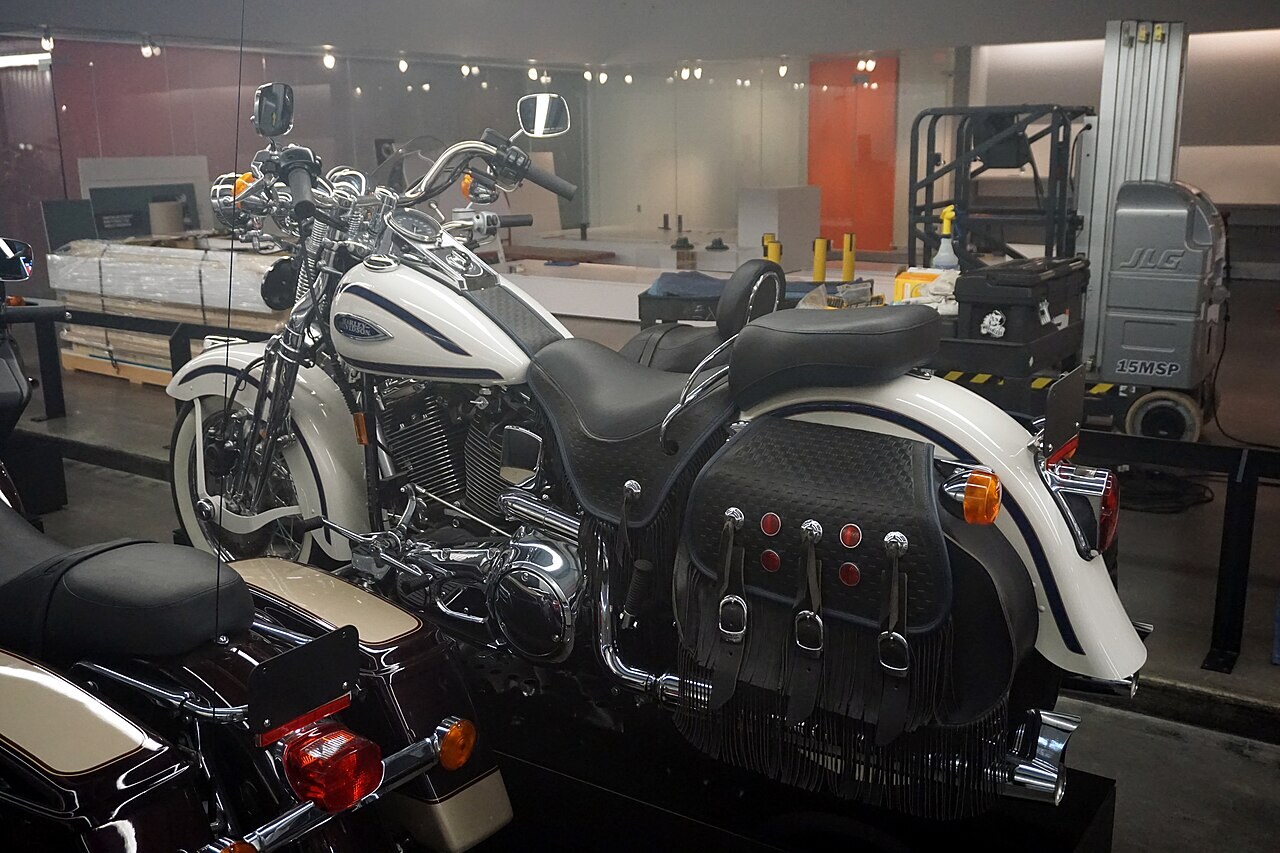 FLSTS Softail Heritage Springer 95th Anniversary