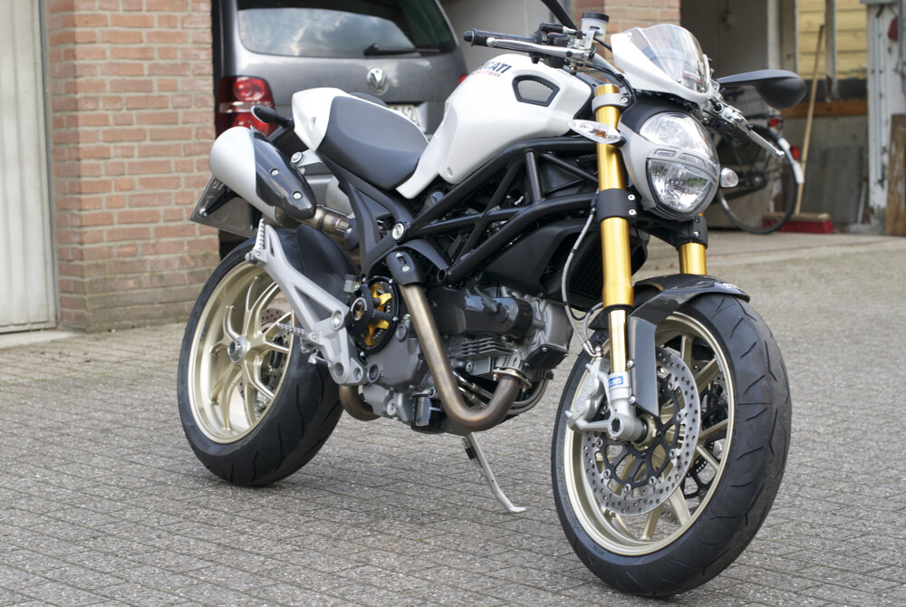 Monster 1100 S