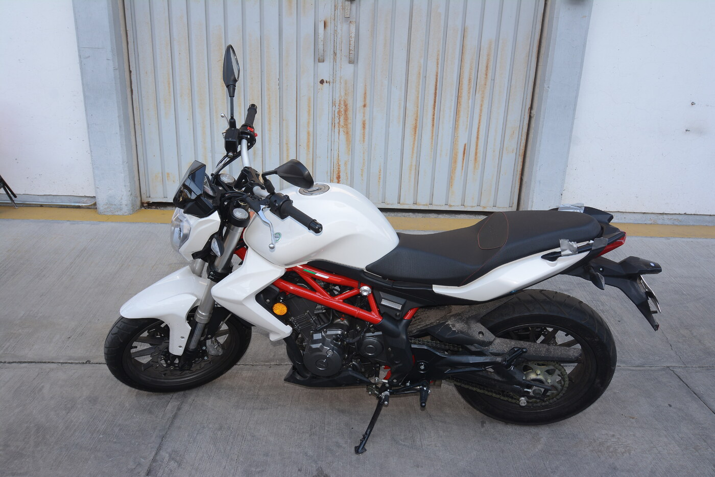 TNT 300