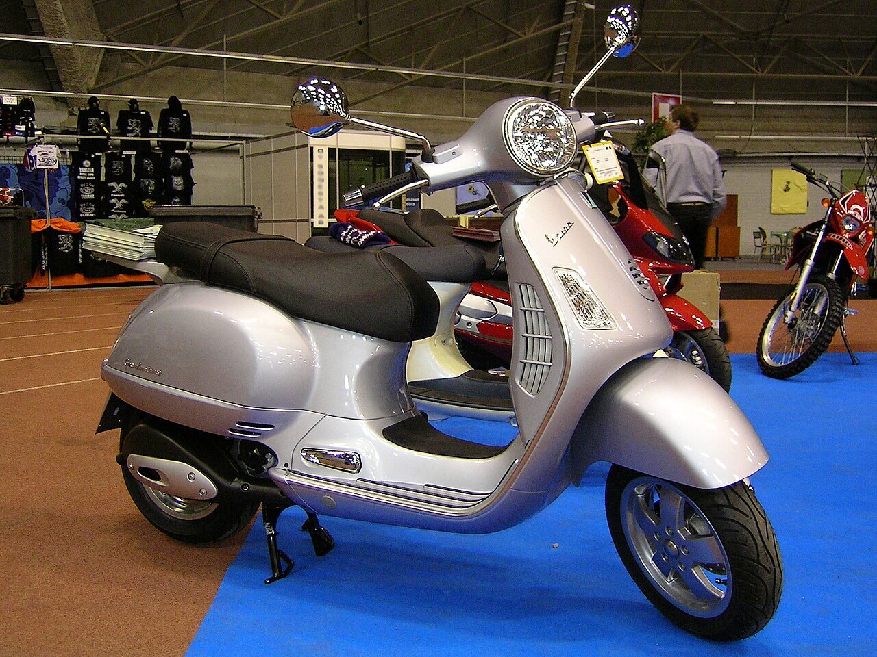 Vespa GT 200