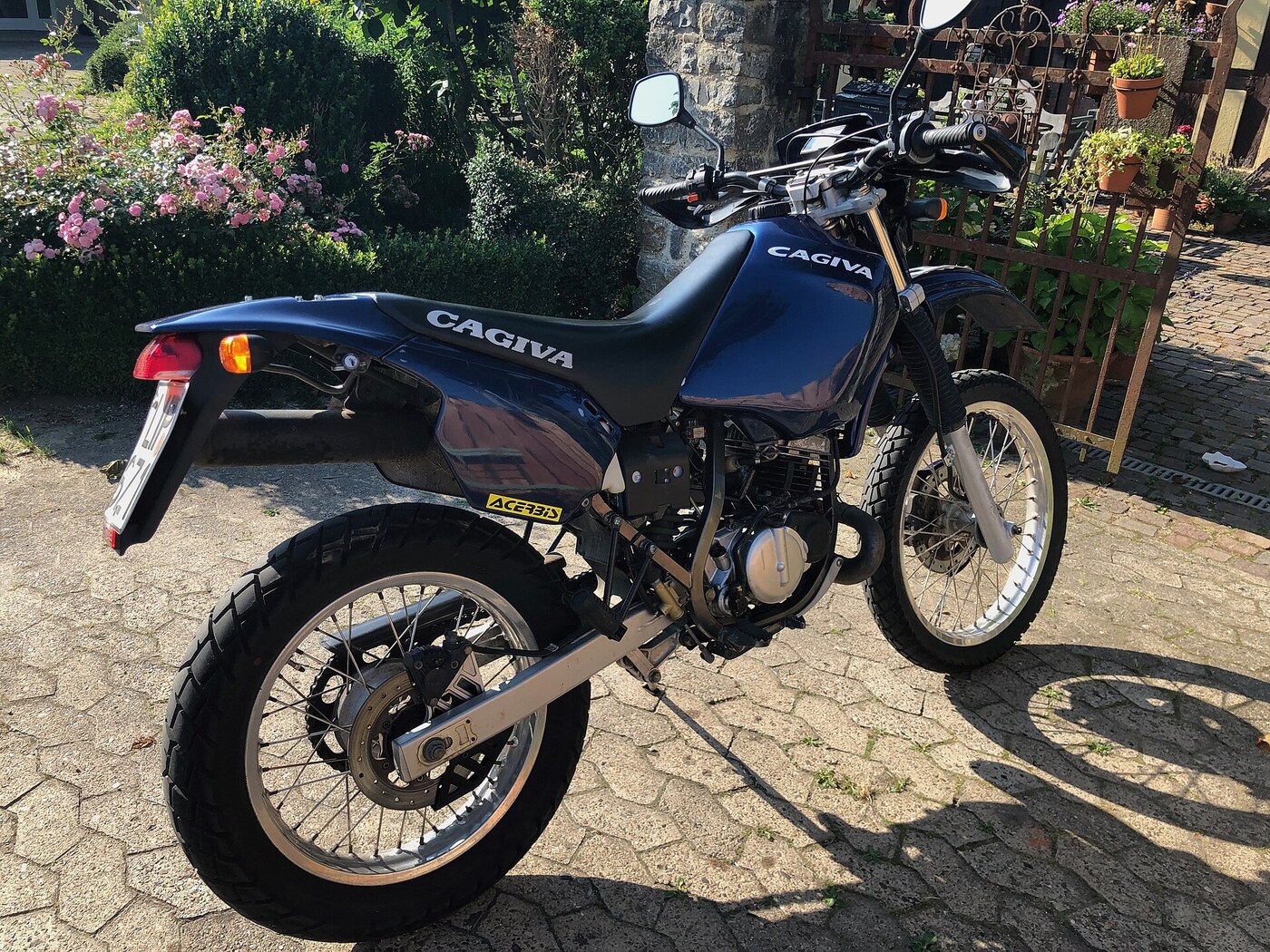 W8 125