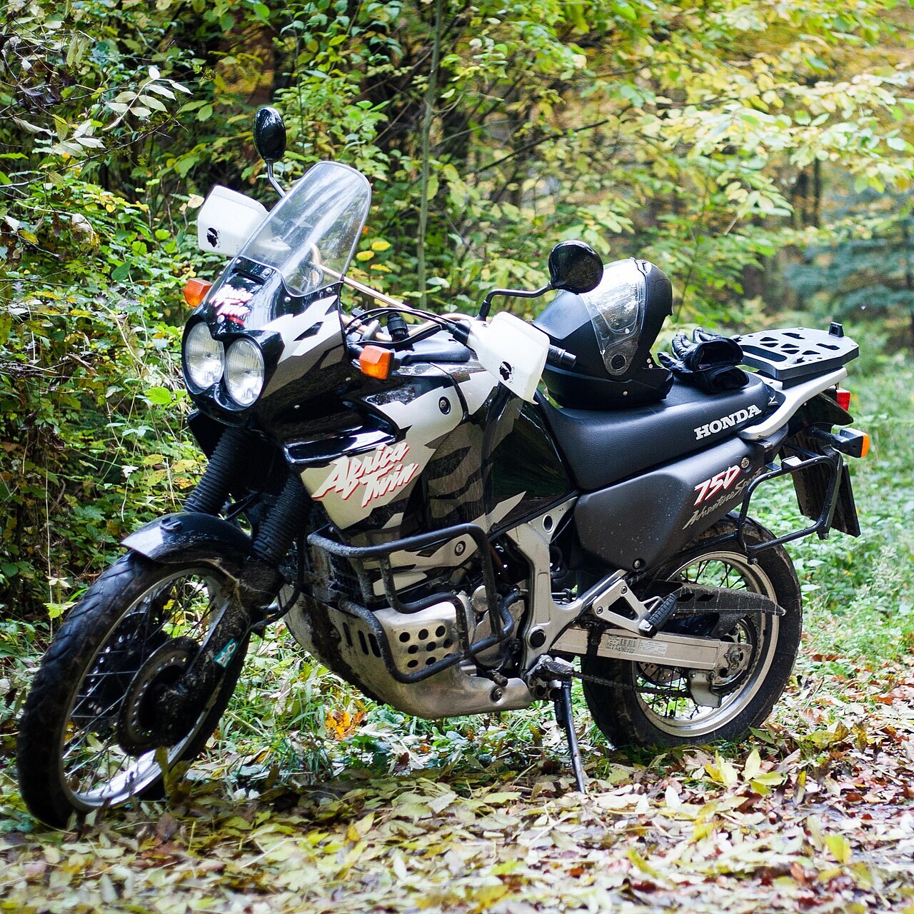 XRV 750 Africa Twin (reduced effect)